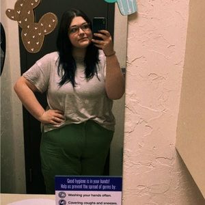 Meet your Posher, Laura